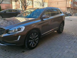 Volvo XC60 foto 2