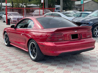 Ford Mustang foto 3