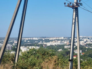 Teren 30 ari cu vedere spre orasul Chisinau, langa Hora Village