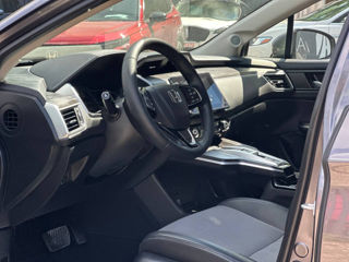 Honda Clarity фото 10