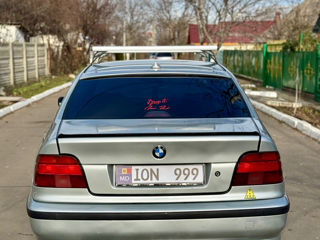 BMW 5 Series foto 2