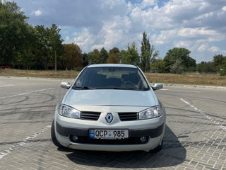 Renault Megane foto 2