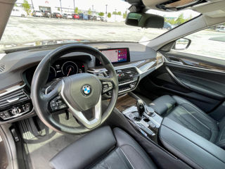 BMW 5 Series foto 4