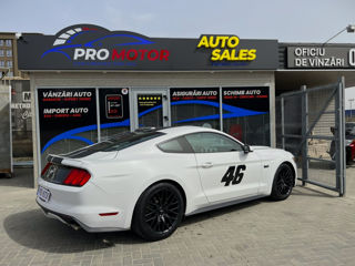 Ford Mustang foto 4