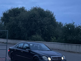 Mercedes E-Class foto 1