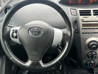 Toyota Yaris foto 14