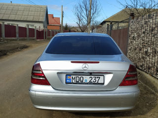 Mercedes E-Class foto 4