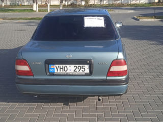 Nissan Sunny foto 7