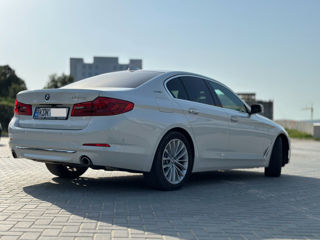 BMW 5 Series foto 3