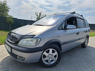 Opel Zafira foto 1