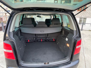 Volkswagen Touran foto 10