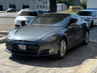 Tesla Model S foto 2