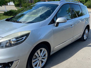 Renault Grand Scenic foto 2