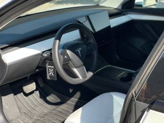 Tesla Model 3 foto 8