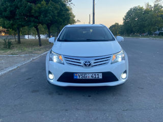 Toyota Avensis foto 1