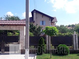 Casă cu 2 niveluri, or. Ialoveni, str. Izvoarelor, 220000 € foto 2