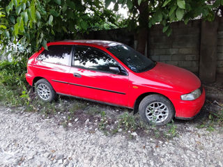 Mazda 323 foto 3