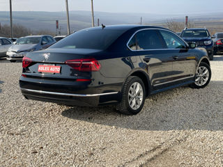 Volkswagen Passat foto 3