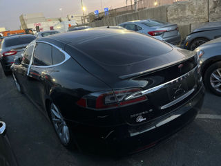 Tesla Model S foto 2