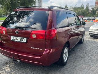 Toyota Sienna foto 3