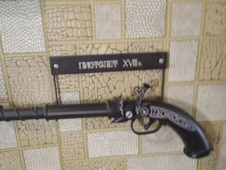 Дуэльный пистолет 18 век металл
