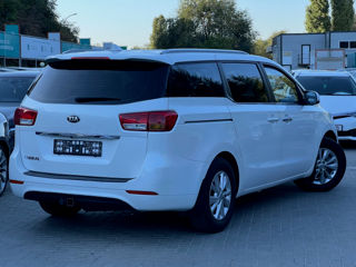 KIA Carnival foto 3