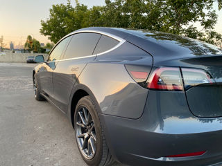 Tesla Model 3 foto 3