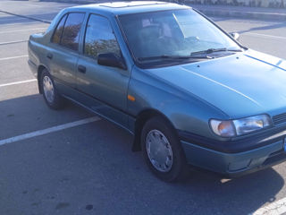 Nissan Sunny foto 8