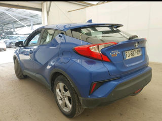 Toyota C-HR foto 2