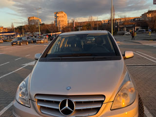 Mercedes B-Class foto 2