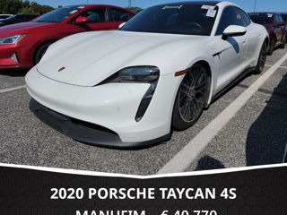 Porsche Taycan foto 3