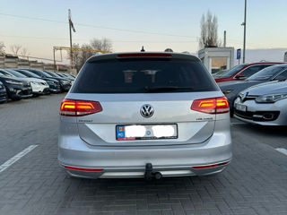 Volkswagen Passat foto 3