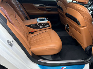 BMW 7 Series foto 13