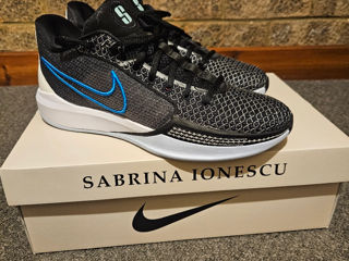 Nike Sabrina 1