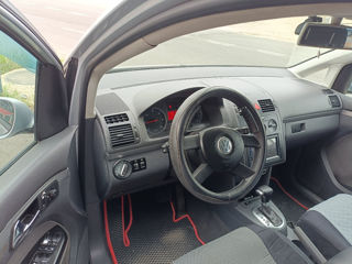 Volkswagen Touran foto 5