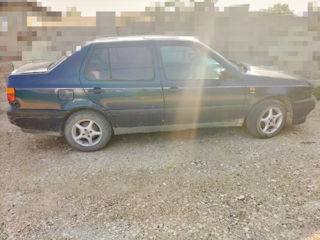 Volkswagen Vento foto 2