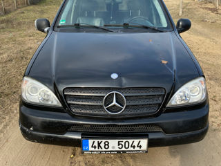 Mercedes M-Class foto 2