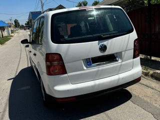 Volkswagen Touran foto 5