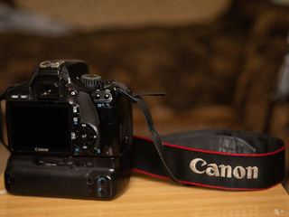 Vind canon 550D/Продам Canon 550D +grip+3 baterii foto 3
