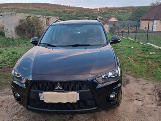 Mitsubishi Outlander foto 3