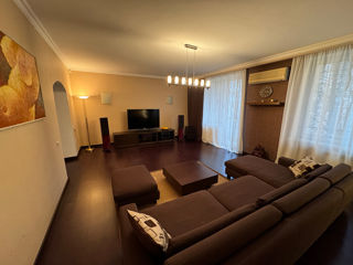 Apartament cu 4 camere, 150 m², Telecentru, Chișinău foto 2