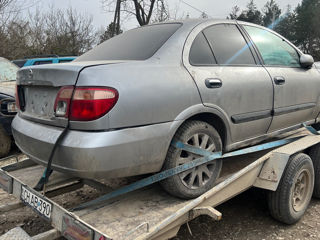 Nisan Almera foto 2