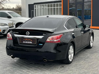 Nissan Altima foto 5