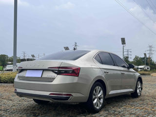 Skoda Superb foto 4