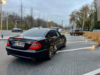 Mercedes E-Class foto 2