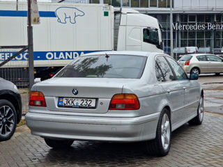 BMW 5 Series foto 6