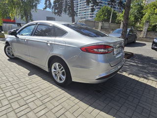 Ford Fusion foto 3