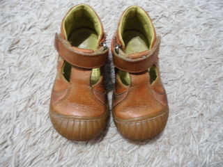 Босоножки, тапочки, кроссовки туфли для мальчика и девочки бу разных размеров в идеальном состоянии foto 2