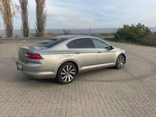 Volkswagen Passat foto 4