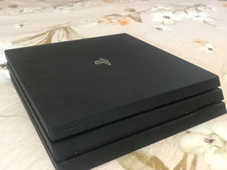 Продам игровую приставку Sony PlayStation4 PRO (1tb)